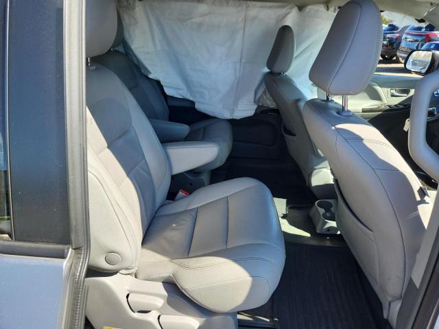 5TDDZ3DC4JS199890 - 2018 TOYOTA SIENNA XLE ვერცხლისფერი ფოტო 10