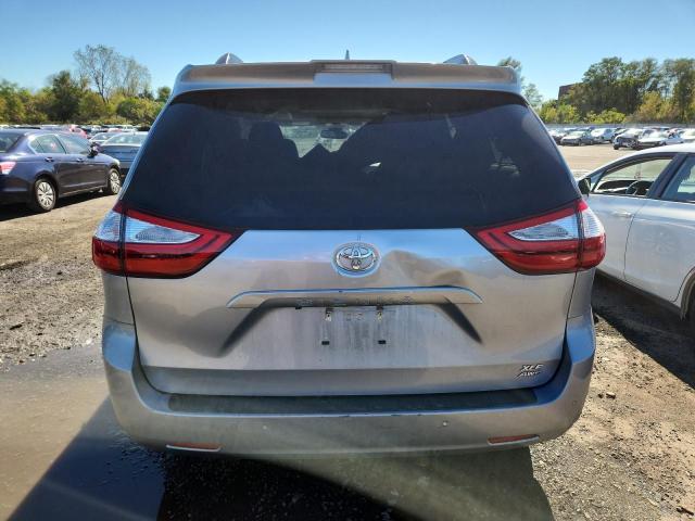 5TDDZ3DC4JS199890 - 2018 TOYOTA SIENNA XLE ვერცხლისფერი ფოტო 6