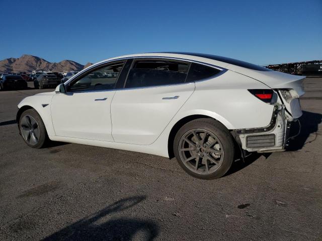 5YJ3E1EA7JF057451 - 2018 TESLA MODEL 3 WHITE photo 2