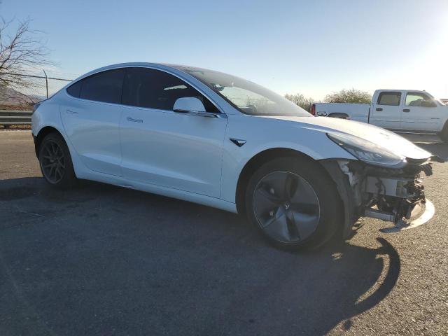 5YJ3E1EA7JF057451 - 2018 TESLA MODEL 3 WHITE photo 4
