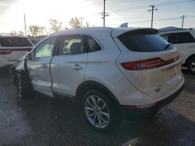 5LMCJ2C99KUL13102 - 2019 LINCOLN MKC SELECT WHITE photo 2