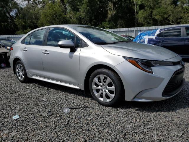 5YFB4MDE2SP325803 - 2025 TOYOTA COROLLA LE SILVER photo 4