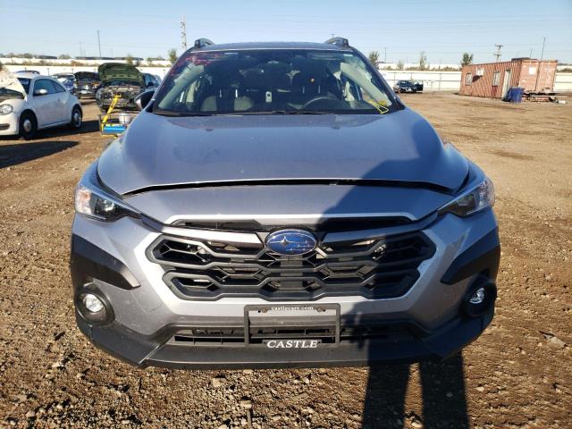 JF2GUADC4RH356612 - 2024 SUBARU CROSSTREK PREMIUM Silber Foto 5