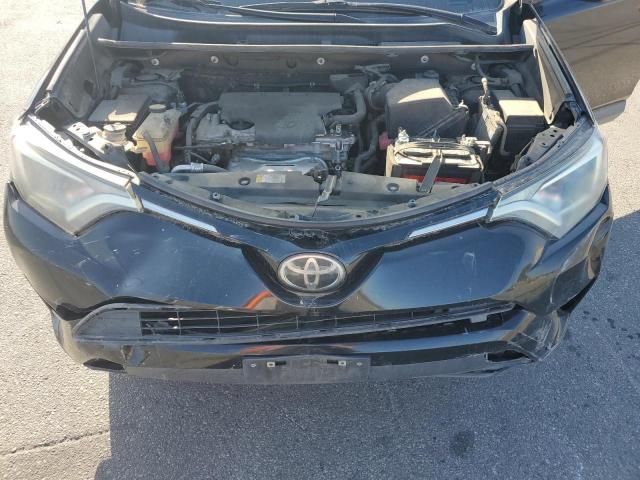 2T3ZFREV0JW493531 - 2018 TOYOTA RAV4 LE Siyah fotoğraf 12