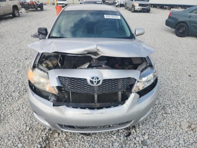 2T1BU4EE3AC503148 - 2010 TOYOTA COROLLA BASE Silber Foto 5