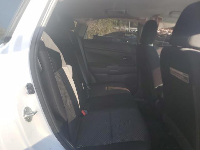 JA4AP3AW6GZ050230 - 2016 MITSUBISHI OUTLANDER ES თეთრი ფოტო 11