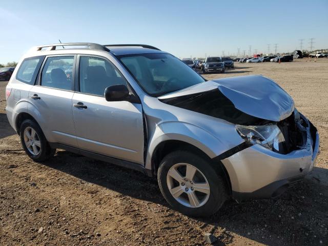 JF2SHABC2DH435464 - 2013 SUBARU FORESTER 2.5X SILVER photo 4