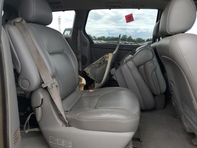 5TDBA22C44S013619 - 2004 TOYOTA SIENNA XLE 银色 照片 11