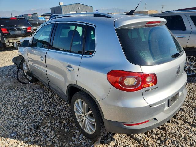 WVGBV7AX1BW500274 - 2011 VOLKSWAGEN TIGUAN S SILVER photo 2