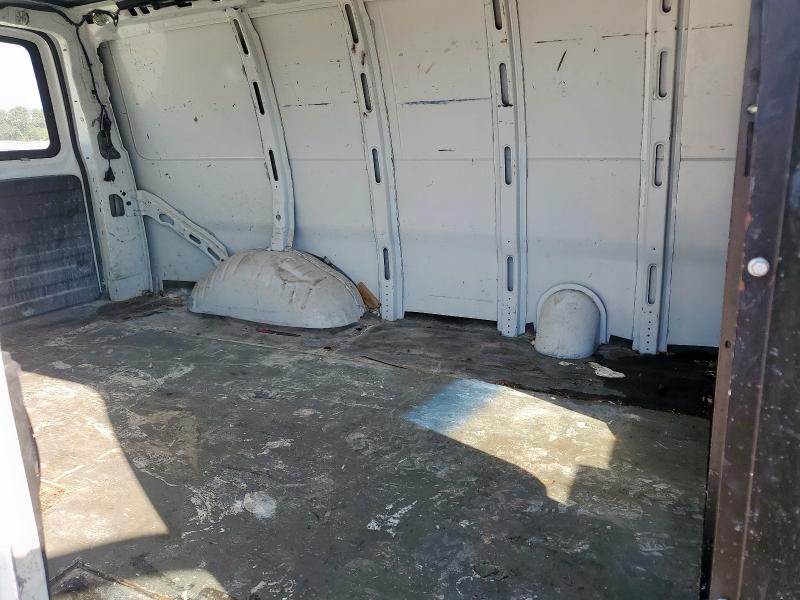 1GCSGAFX4C1124687 - 2012 CHEVROLET EXPRESS G1 Blanco foto 10