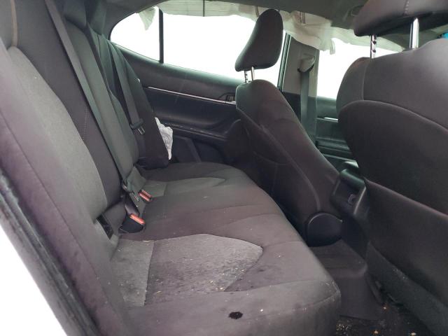 4T1B11HKXJU152827 - 2018 TOYOTA CAMRY L WHITE photo 10