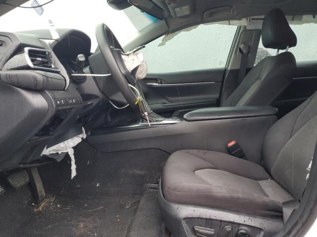 4T1B11HKXJU152827 - 2018 TOYOTA CAMRY L WHITE photo 7