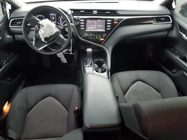 4T1B11HKXJU152827 - 2018 TOYOTA CAMRY L WHITE photo 8