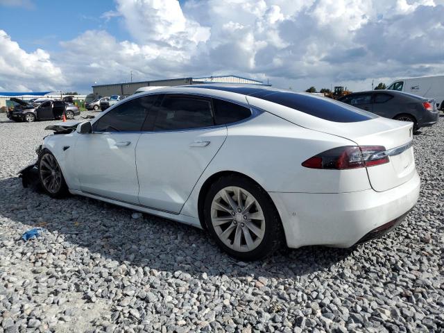 5YJSA1E20LF351485 - 2020 TESLA MODEL S WHITE photo 2