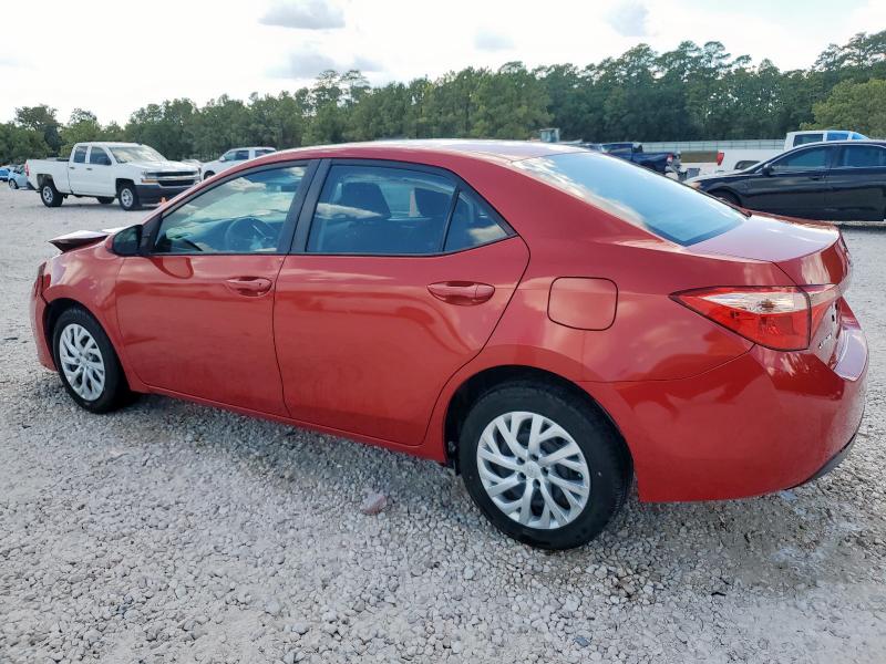5YFBURHE9JP853599 - 2018 TOYOTA COROLLA L წითელი ფოტო 2