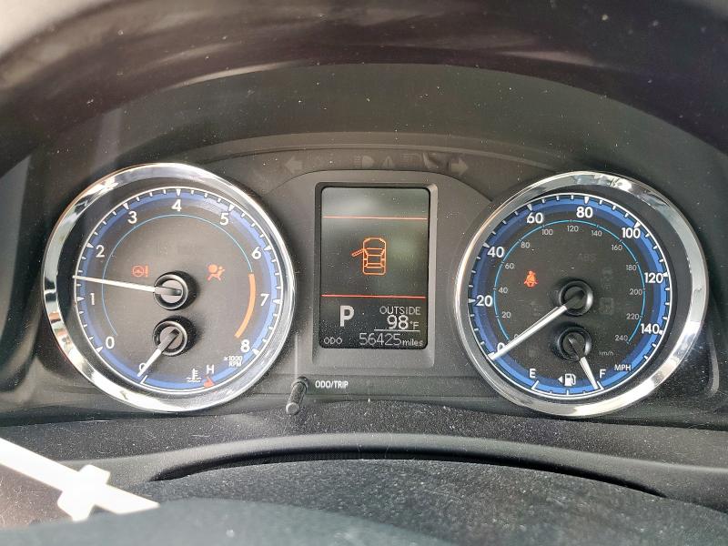 5YFBURHE9JP853599 - 2018 TOYOTA COROLLA L წითელი ფოტო 9