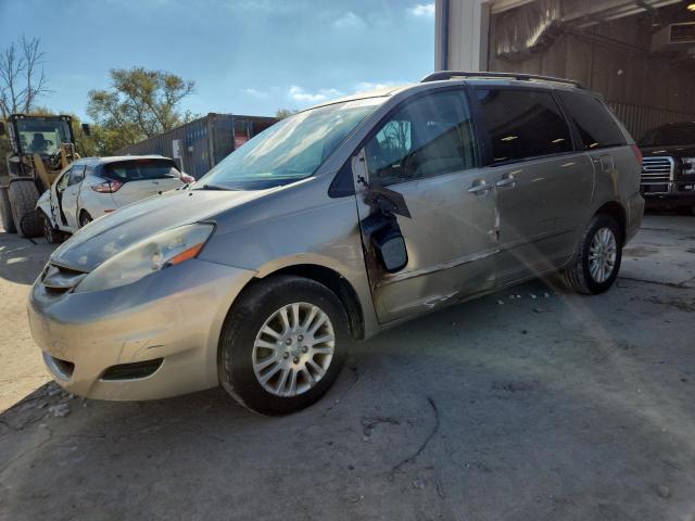 2009 TOYOTA SIENNA LE, 