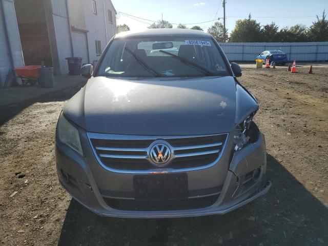 WVGBV7AX4AW532568 - 2010 VOLKSWAGEN TIGUAN SE GRAY photo 5