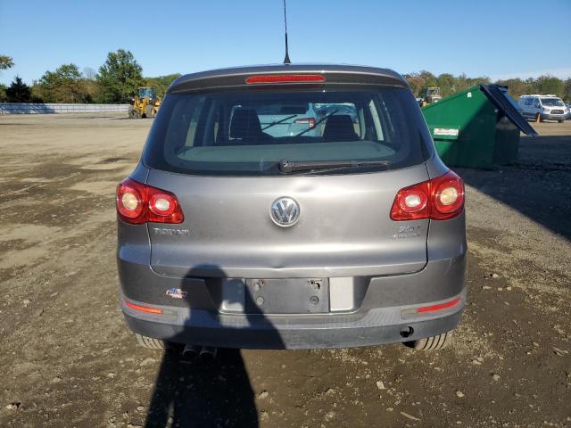 WVGBV7AX4AW532568 - 2010 VOLKSWAGEN TIGUAN SE GRAY photo 6