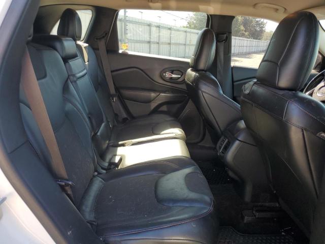 1C4PJMBS6GW154060 - 2016 JEEP CHEROKEE TRAILHAWK WHITE photo 11