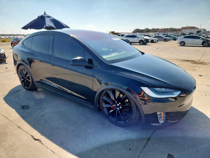 5YJXCAE42GF001010 - 2016 TESLA MODEL X BLACK photo 4