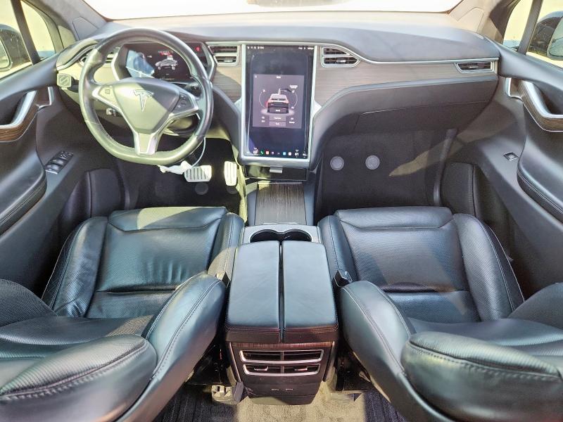 5YJXCAE42GF001010 - 2016 TESLA MODEL X BLACK photo 8