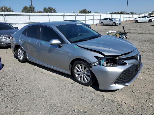 4T1C11AK0LU914449 - 2020 TOYOTA CAMRY LE SILVER photo 4