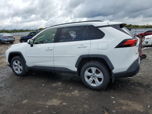 JTMP1RFV7LD057229 - 2020 TOYOTA RAV4 XLE WHITE photo 2