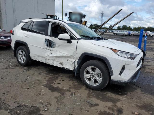 JTMP1RFV7LD057229 - 2020 TOYOTA RAV4 XLE WHITE photo 4