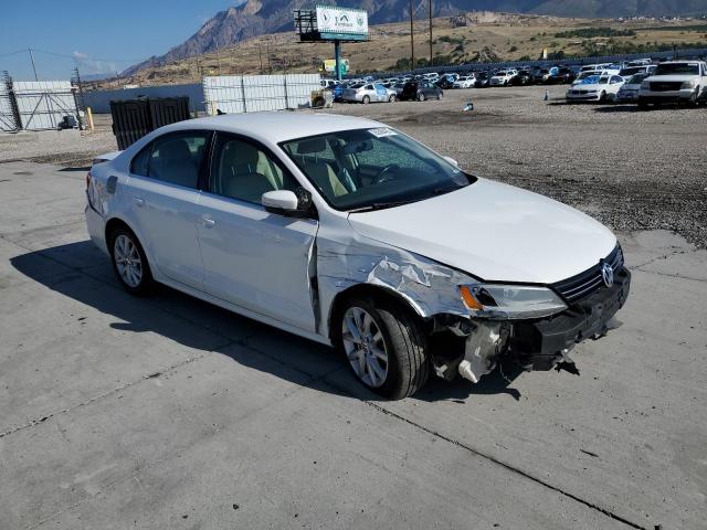 3VWDP7AJ0DM398727 - 2013 VOLKSWAGEN JETTA SE 白色 照片 4