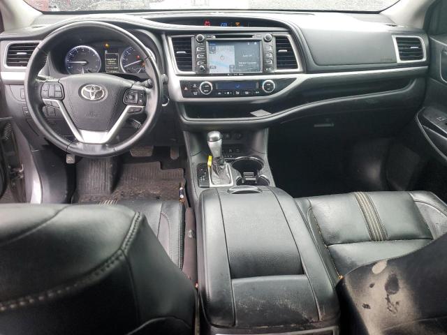 5TDJZRFH1JS819447 - 2018 TOYOTA HIGHLANDER SE 灰色 照片 8