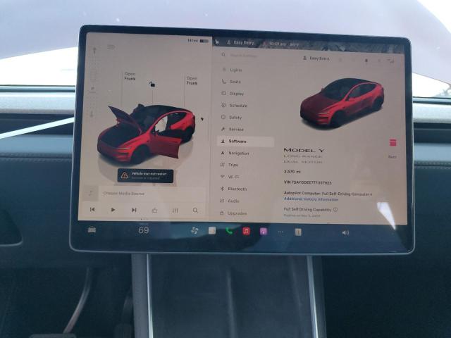 7SAYGDEE7TF357923 - 2026 TESLA MODEL Y Qırmızı foto 9