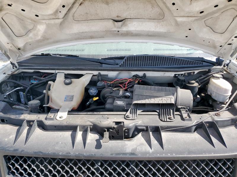 1GCWGFCF8F1154130 - 2015 CHEVROLET EXPRESS G2 WHITE photo 11