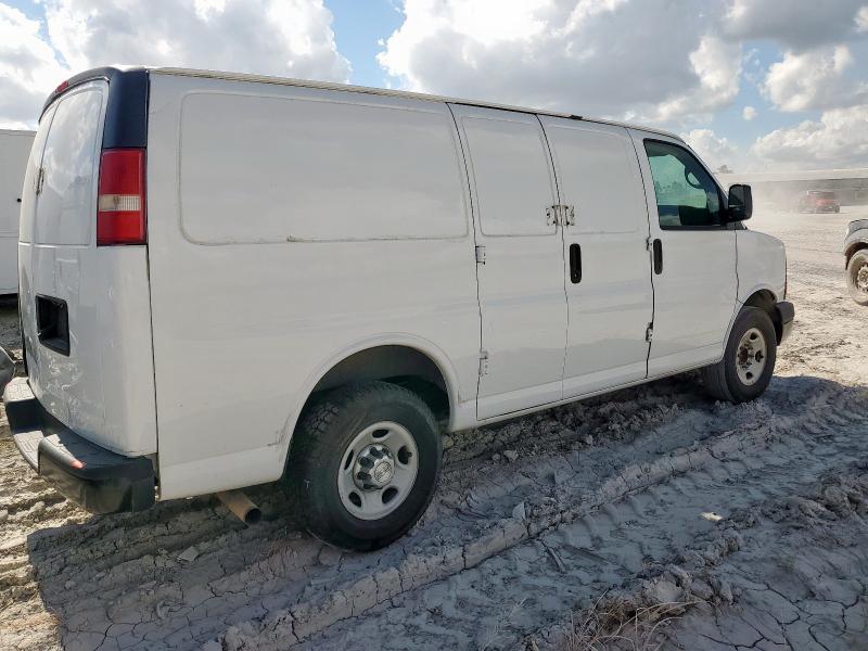1GCWGFCF8F1154130 - 2015 CHEVROLET EXPRESS G2 WHITE photo 3