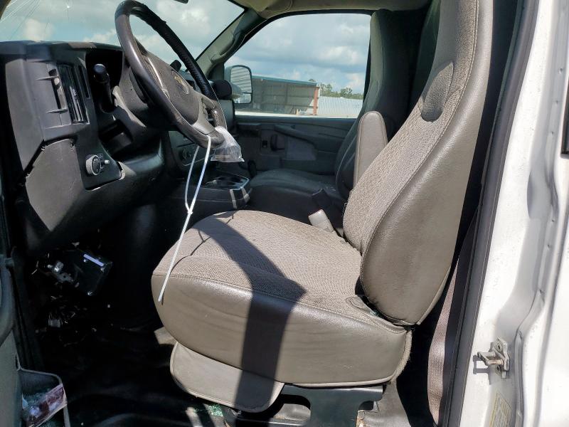 1GCWGFCF8F1154130 - 2015 CHEVROLET EXPRESS G2 WHITE photo 7