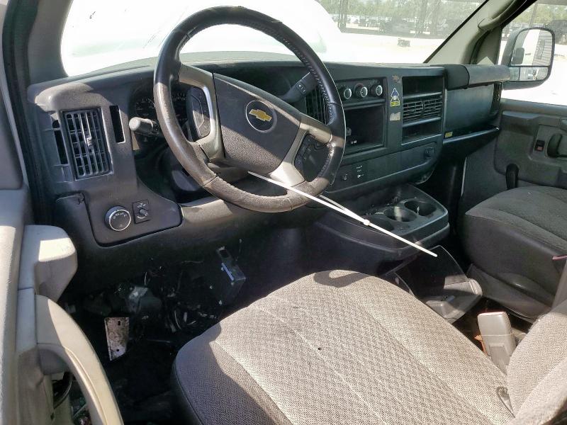 1GCWGFCF8F1154130 - 2015 CHEVROLET EXPRESS G2 WHITE photo 8