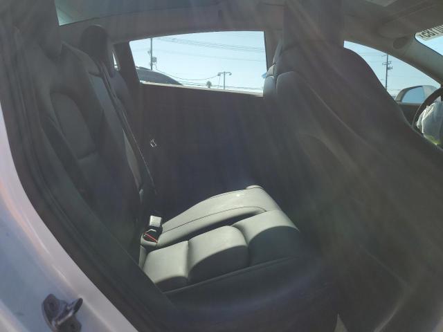 5YJ3E1EB7JF084271 - 2018 TESLA MODEL 3 Білий фото 10