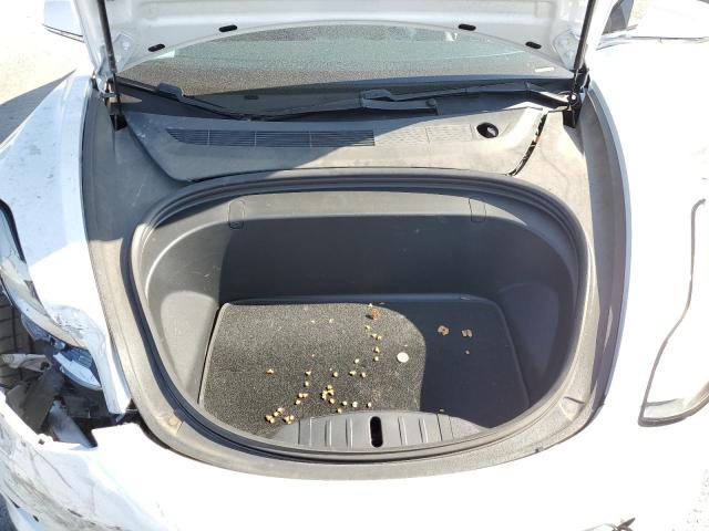 5YJ3E1EB7JF084271 - 2018 TESLA MODEL 3 Білий фото 11