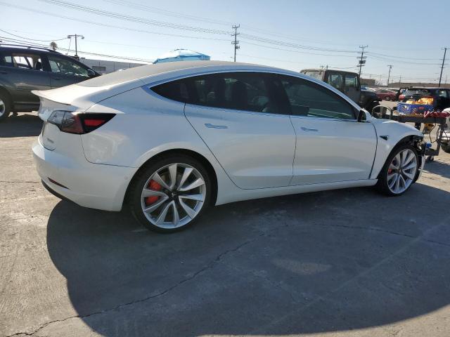 5YJ3E1EB7JF084271 - 2018 TESLA MODEL 3 Білий фото 3