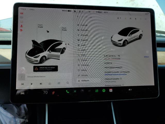 5YJ3E1EB7JF084271 - 2018 TESLA MODEL 3 Білий фото 9