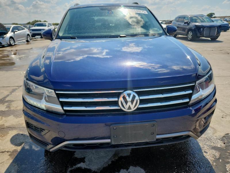 3VV3B7AX1MM021665 - 2021 VOLKSWAGEN TIGUAN SE Bleu photo 5
