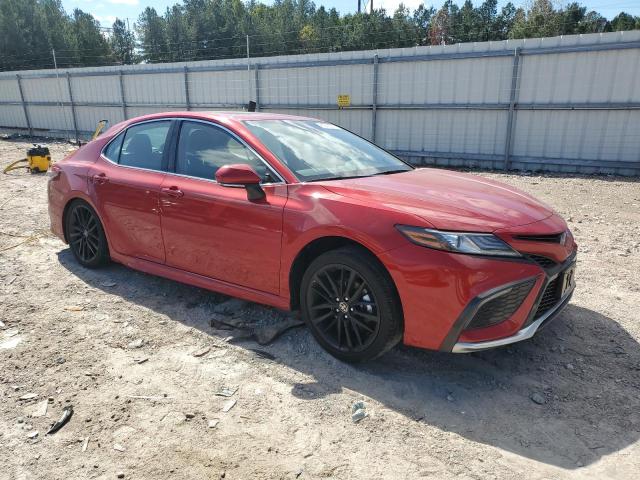 4T1K31AK9PU055647 - 2023 TOYOTA CAMRY XSE RED photo 4