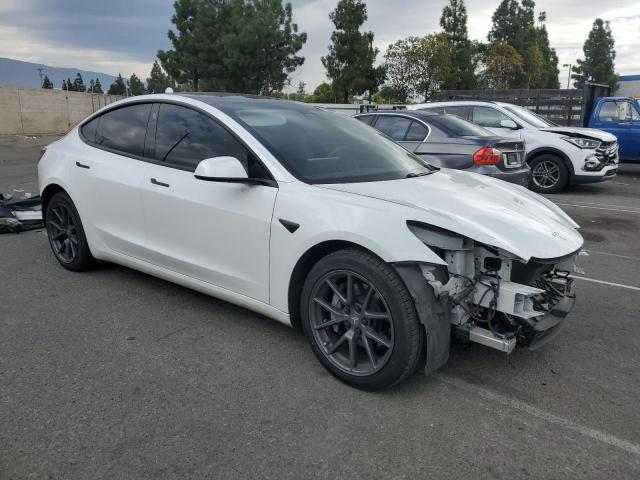 5YJ3E1EA2MF006332 - 2021 TESLA MODEL 3 WHITE photo 4