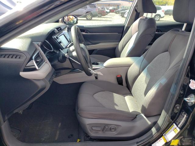 4T1B11HK1JU613963 - 2018 TOYOTA CAMRY L BLACK photo 7