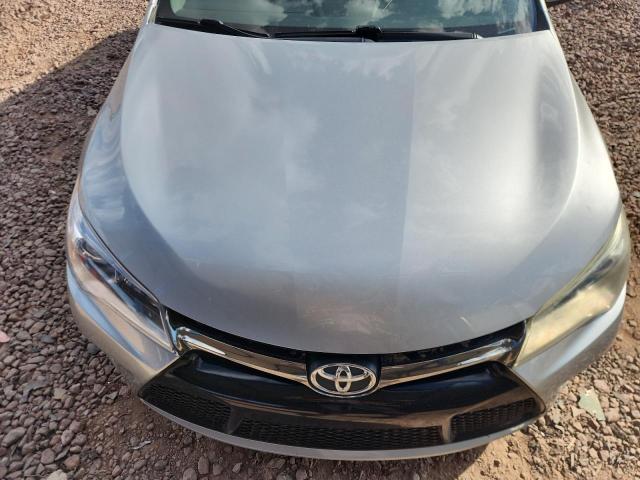 4T1BF1FK2FU059618 - 2015 TOYOTA CAMRY LE Gümüş foto 11