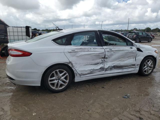 3FA6P0H72GR387626 - 2016 FORD FUSION SE 白色 照片 3