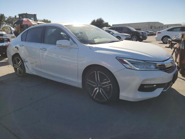 1HGCR3F90GA035931 - 2016 HONDA ACCORD TOURING WHITE photo 4