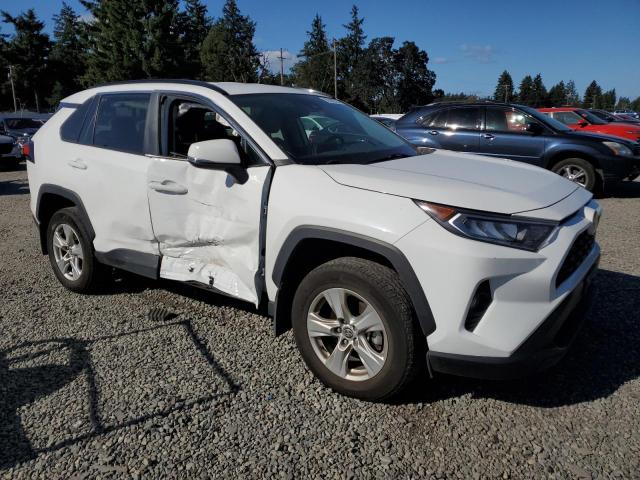 2T3W1RFV0MW167233 - 2021 TOYOTA RAV4 XLE WHITE photo 4