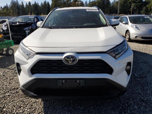 2T3W1RFV0MW167233 - 2021 TOYOTA RAV4 XLE WHITE photo 5