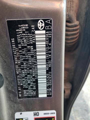 5YFBURHE0JP772278 - 2018 TOYOTA COROLLA L GRAY photo 12